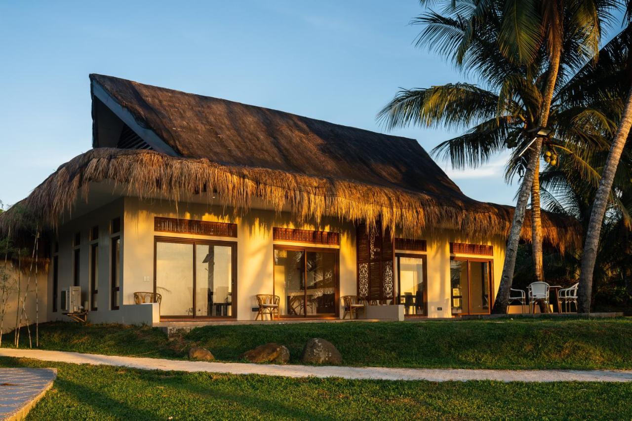 Costa Celine Beach Resort Kinablangan Extérieur photo
