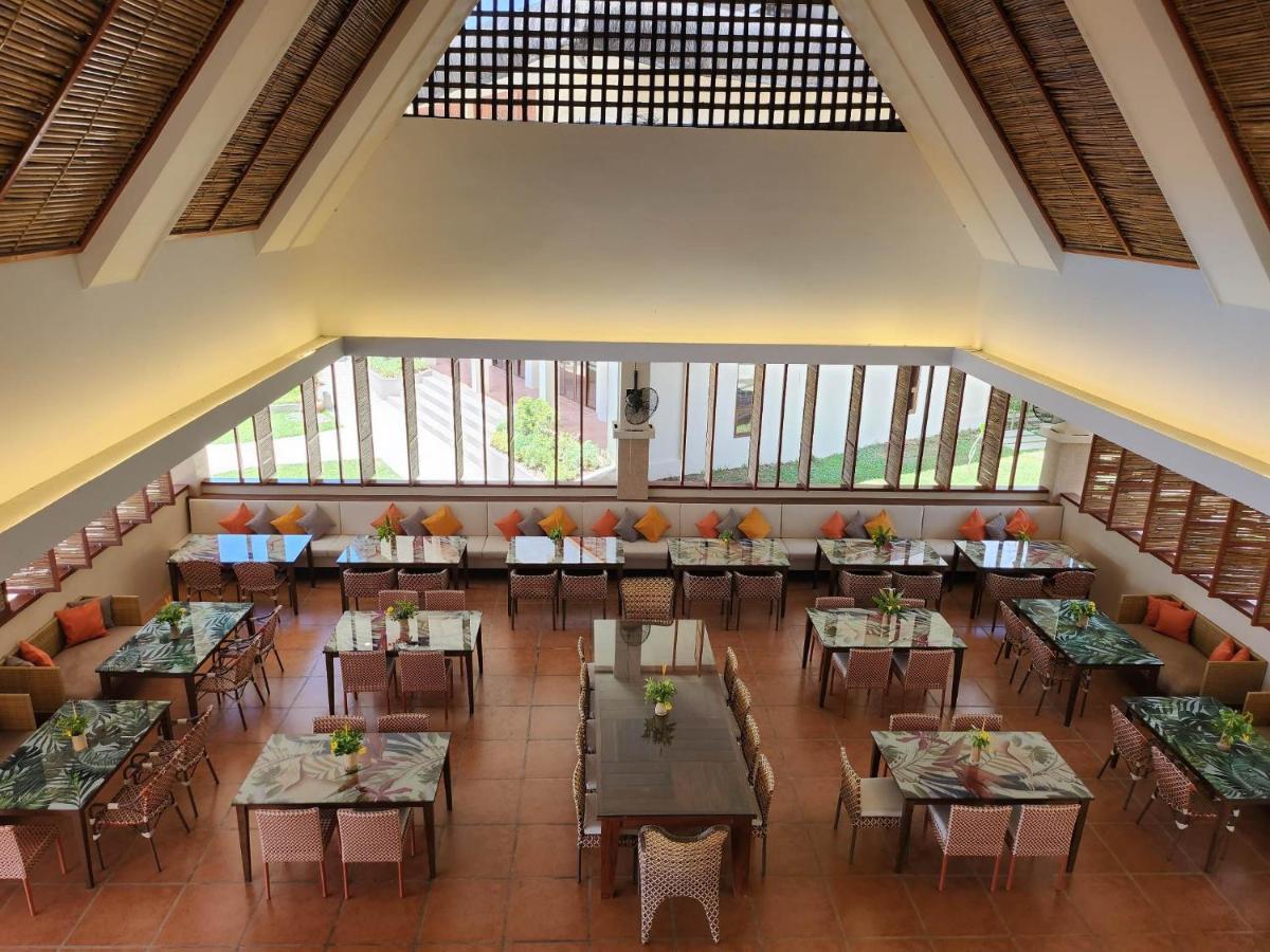 Costa Celine Beach Resort Kinablangan Extérieur photo